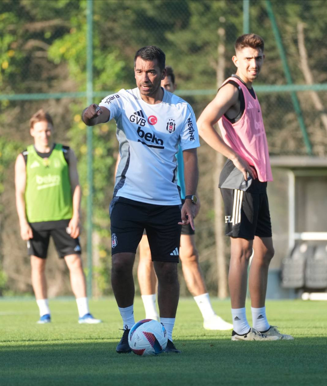 Beşiktaş sahaya indi. Dikkat çeken Rafa Silva detayı - Resim: 6